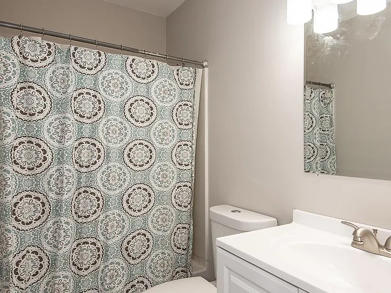 10116 Saint Katherine Ln — Photo 11