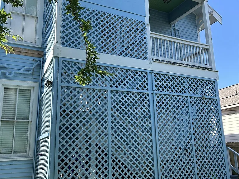 2514 Avenue M #2 — Photo 2