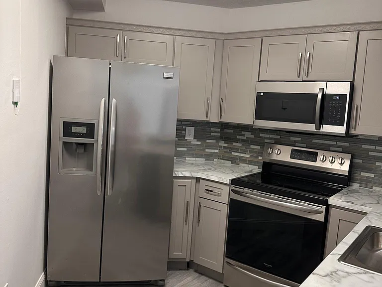 9419 Fontainebleau Blvd #107 — Photo 42