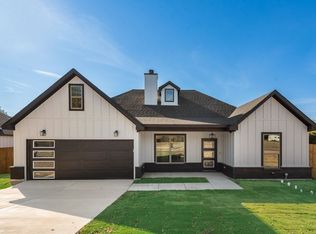 514 Berke St, Newark, TX 76071