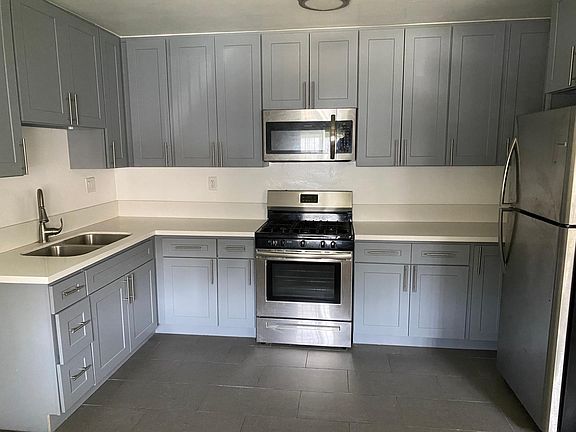 3rd image of 4065 Coco Ave Unit 1