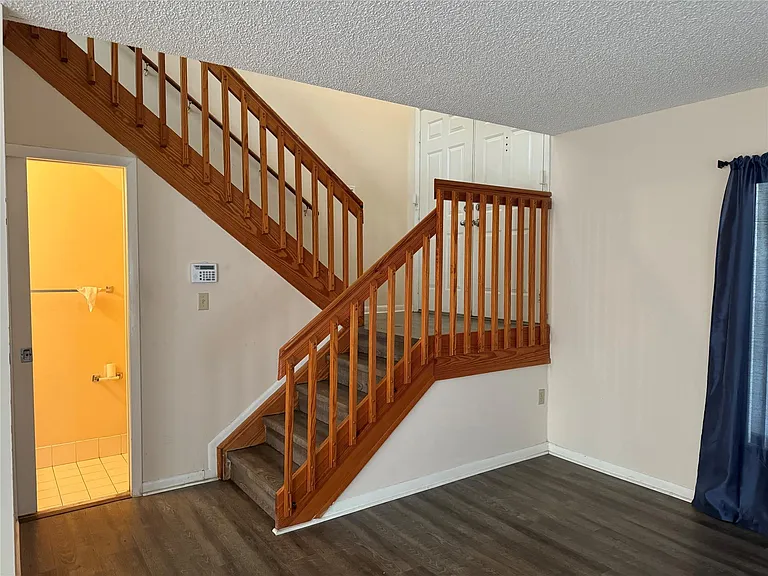 4235 SW 72nd Way — Photo 6