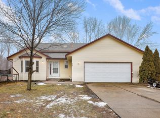 909 118th Ln NW, Coon Rapids, MN 55448