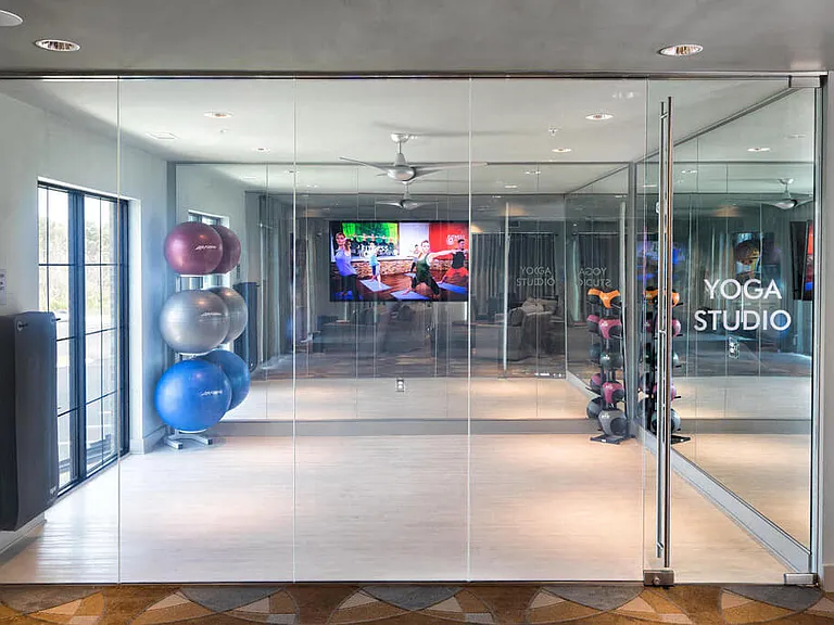 Avia Luxury Apartments — Photo 8