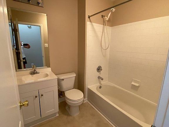 3rd image of 3230 Halcyon Ct