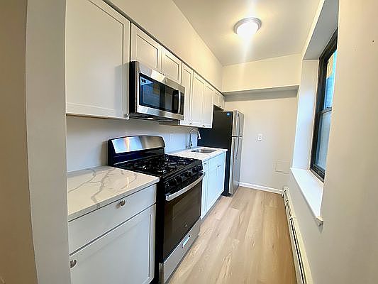 3rd image of 148 Parkside Ave #A