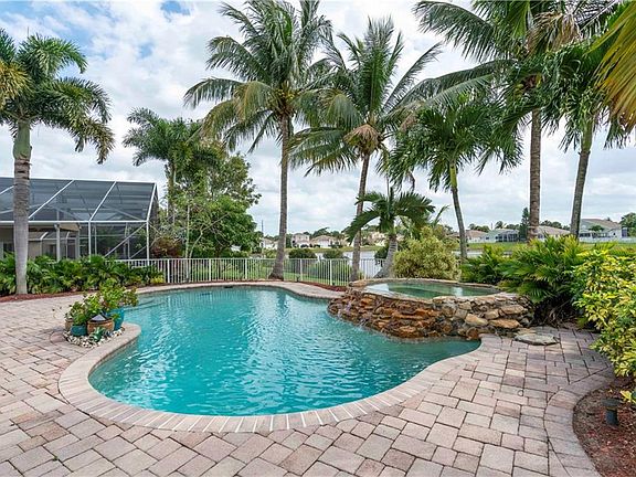 2nd image of 4668 SE Winter Haven Ct