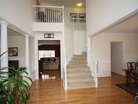 2-Story Foyer