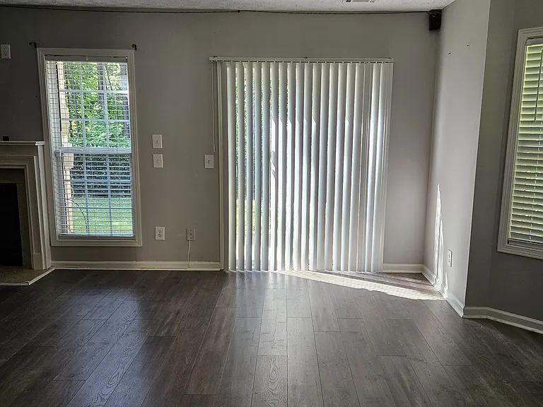 6091 Brookechase Ln — Photo 2