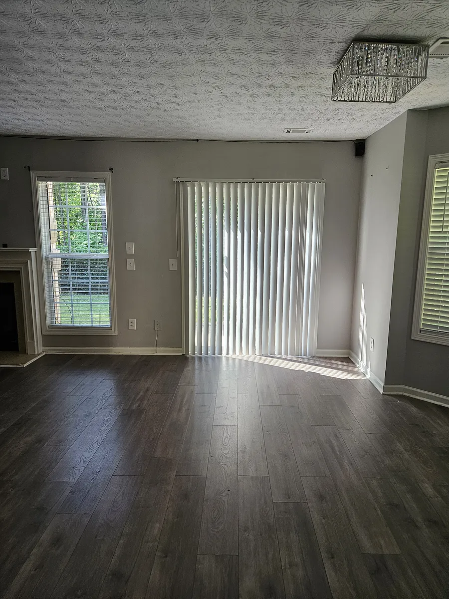 Building Photo - 6091 Brookechase Ln