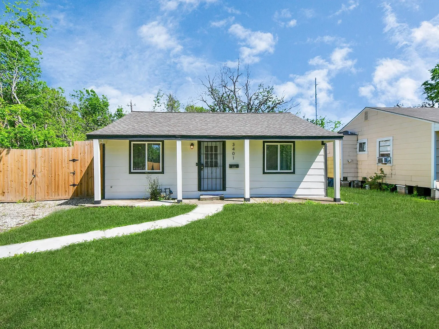 2 bed, 1.0 bath, 830 sqft, $1,495 — Photo 1
