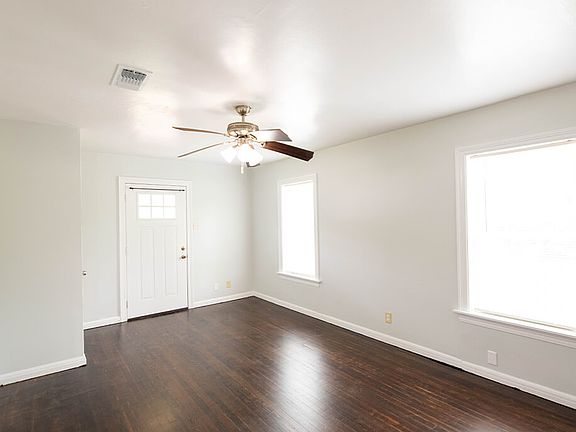 3001-Reidway-LivingRoom_05092023