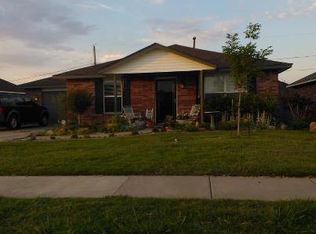 956 N Windermere Dr, Moore, OK 73160