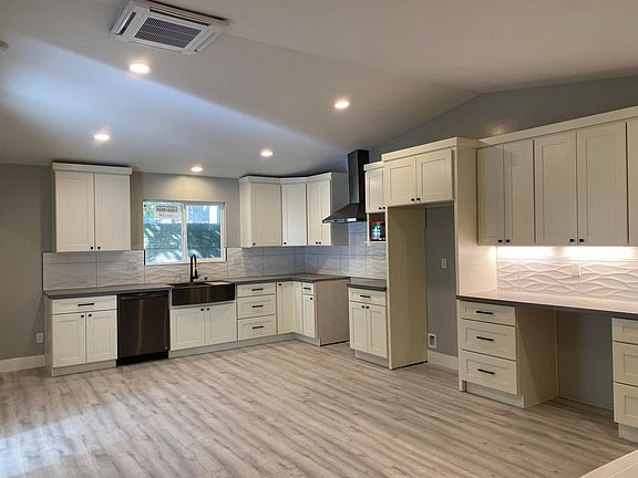 3rd image of 7756A Country Ln