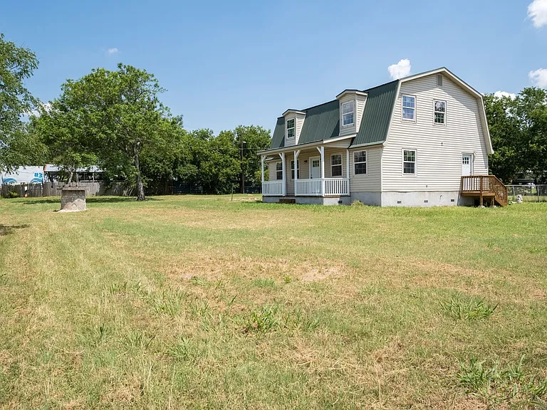 13902 FM 812 Rd — Photo 15