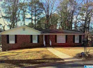 1208 Old Oak Cir N, Birmingham, AL 35235