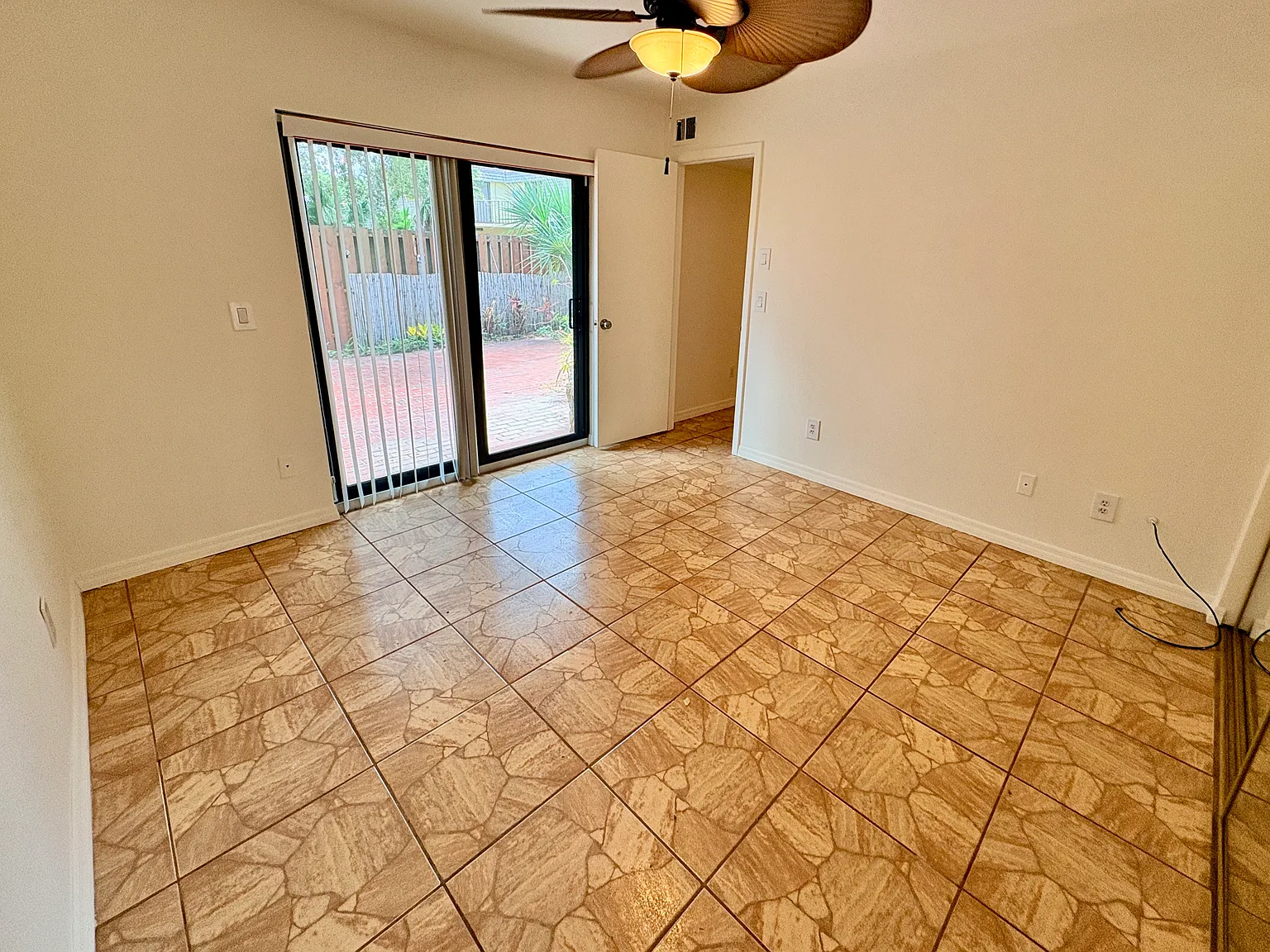 3/2.5 Beachside Duplex — Photo 4