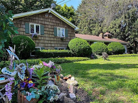 3rd image of 311 Lake Shore Dr