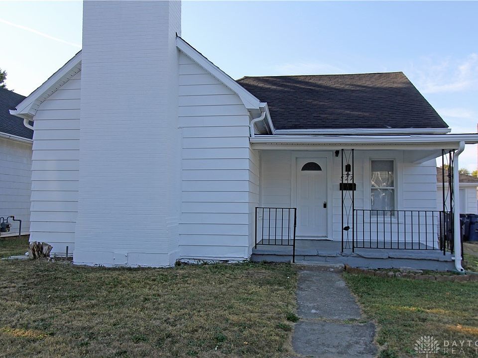 1st image of 527 1st St