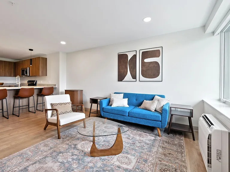 West 6th Apartments — Photo 26