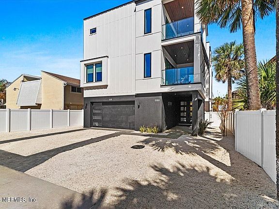 3rd image of 118 13TH Avenue S #103 C