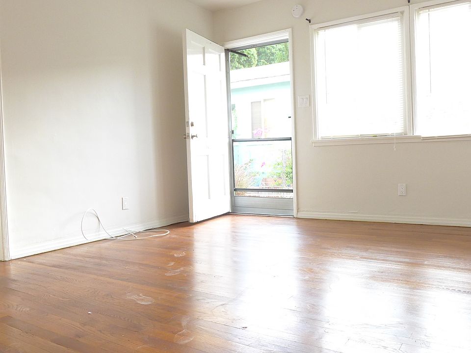 1st image of 2439 Oak St APT D
