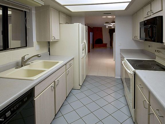4th image of 5121 N Camino De La Cumbre