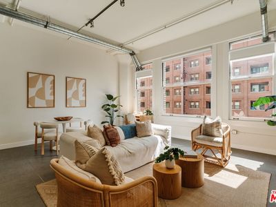 939 S Broadway #404, Los Angeles, CA, 90015