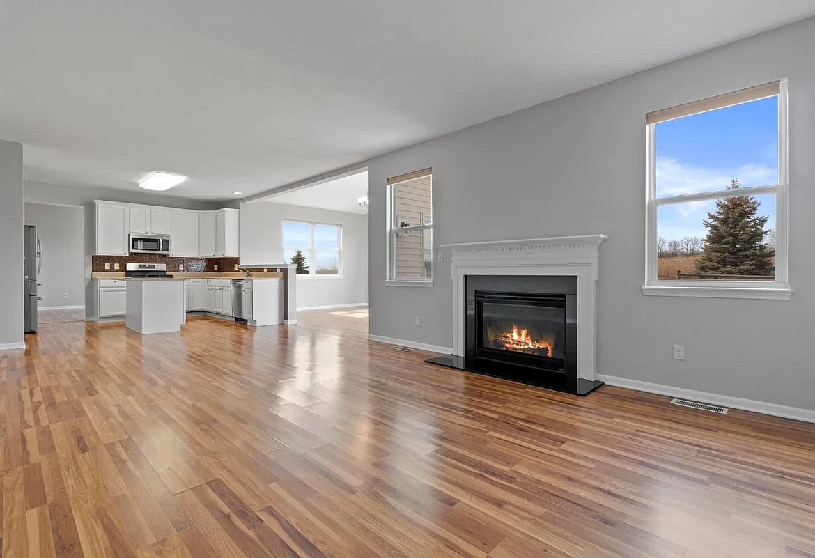 4 bed, 3.5 bath, 3600 sqft, $3,100 — Photo 3
