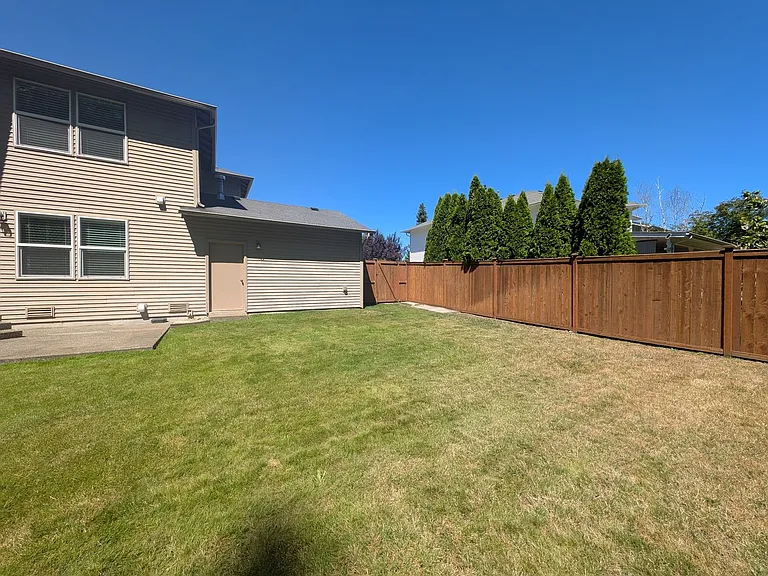 2233 Wallace Loop — Photo 35