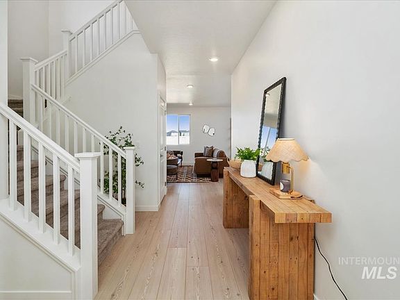 3rd image of 4320 S Graycliff Way
