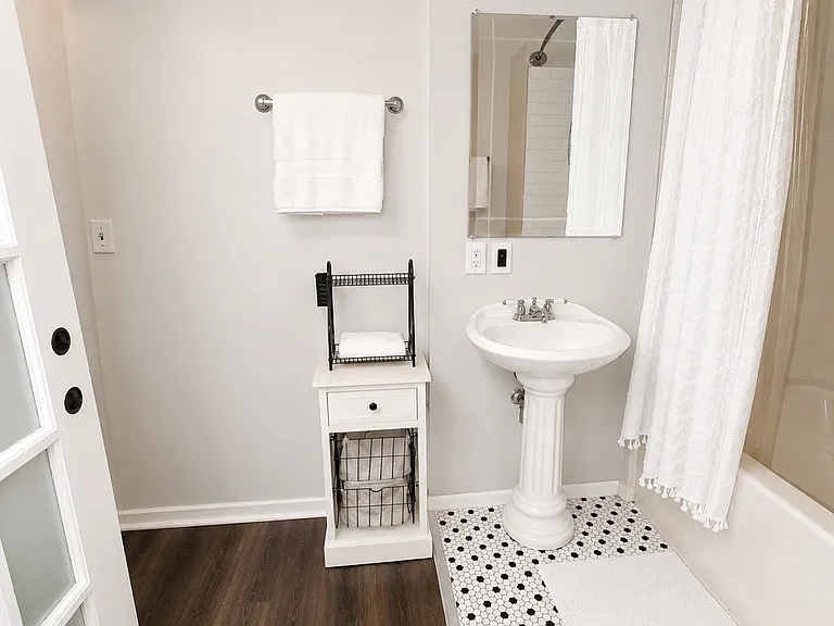 308 S Castle St — Photo 8