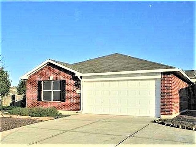 1st image of 918 Churchill Farms Dr
