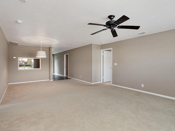 2nd image of 106 Skyline Cir