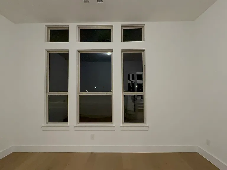 14902 Hometown Dr — Photo 11