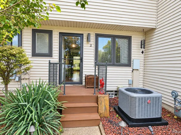 50676 Jefferson Ave, New Baltimore, MI 48047