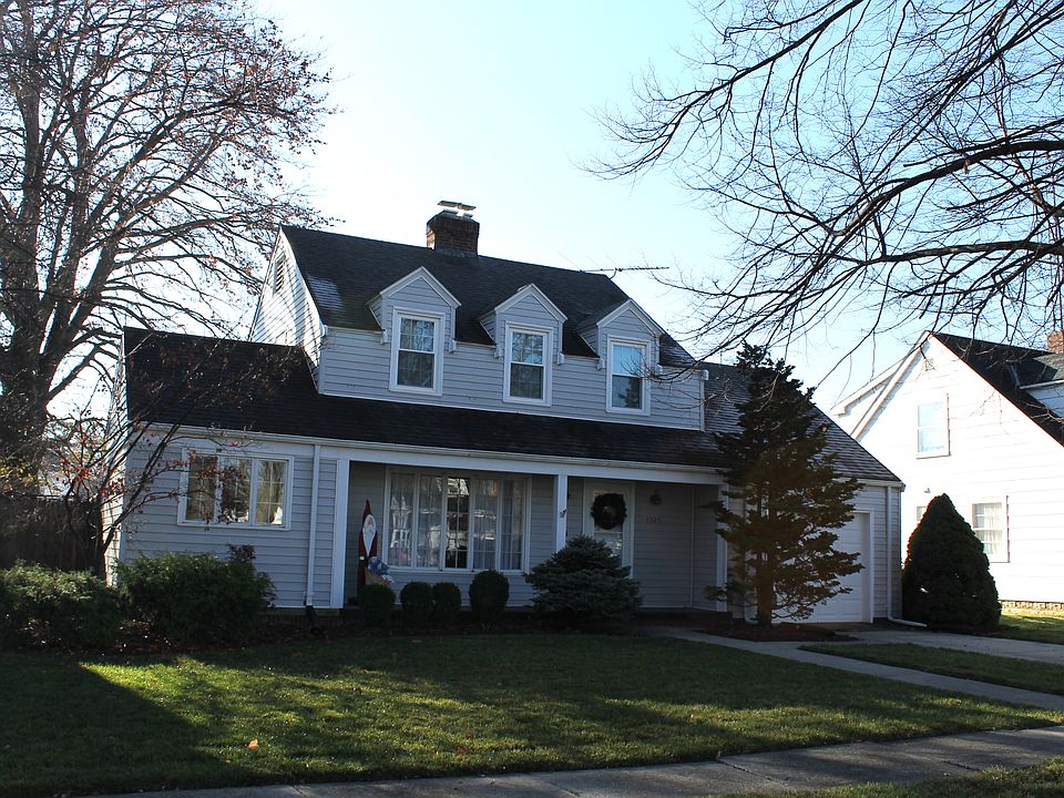 1st image of 1525 Birchard Ave