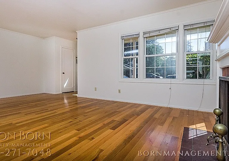 1351 Chestnut St — Photo 7