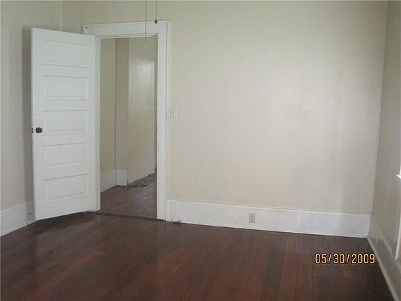 2nd image of 723 Elmira Ave