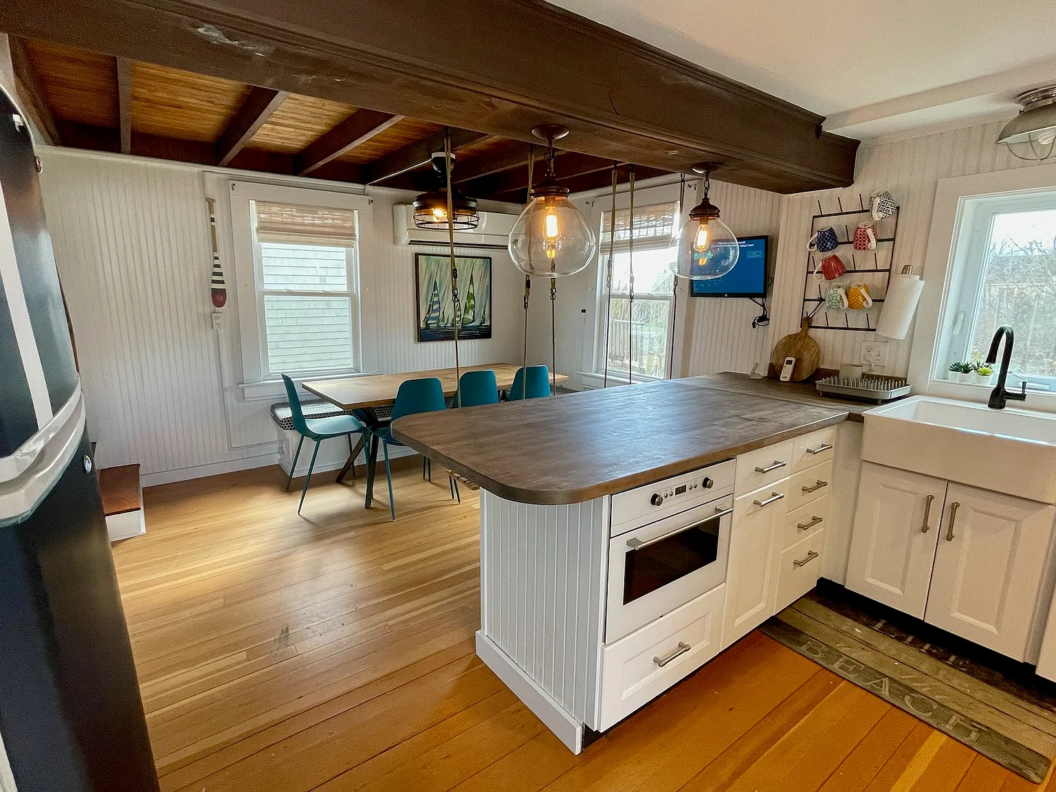 110 Taylor Ave — Photo 3