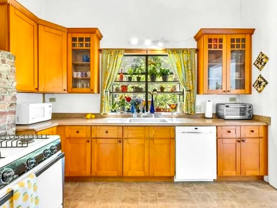 2nd image of 397 B St
