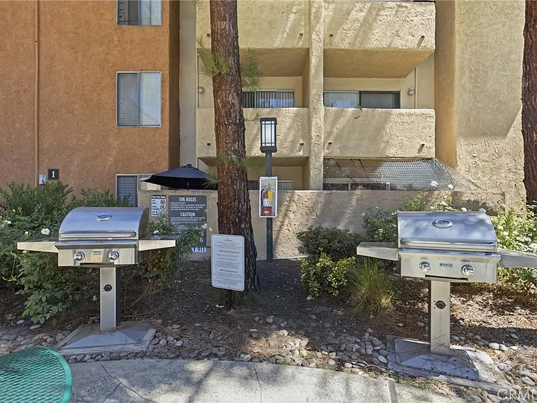 15425 Sherman Way #101 — Photo 20