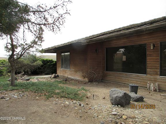 3rd image of 1303 Nightingale Rd