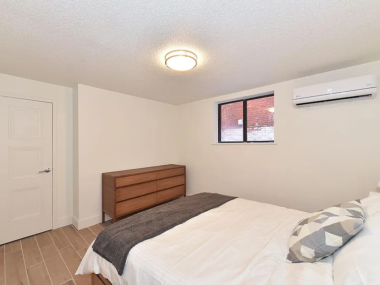 160 Dowling Ave #101 — Photo 11