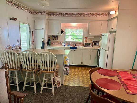 2nd image of 31 Leisure Woods Ln