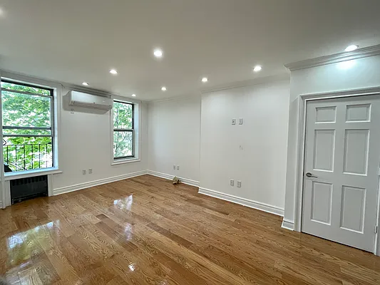 Rented by Silver Line Realty Group NY LLC | media 4