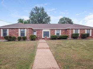 4558 Pinegate Dr, Memphis, TN 38125