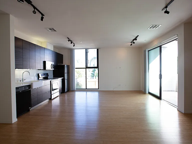 3000 Upas St — Photo 3