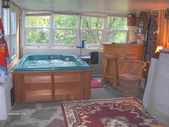 hot tub walkout lower level