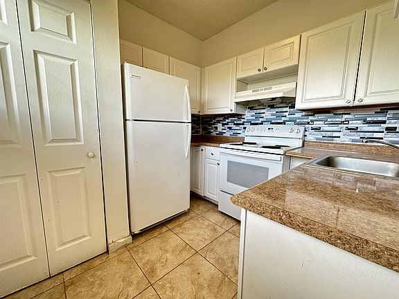 2nd image of 611 Cypress Lake Blvd APT K